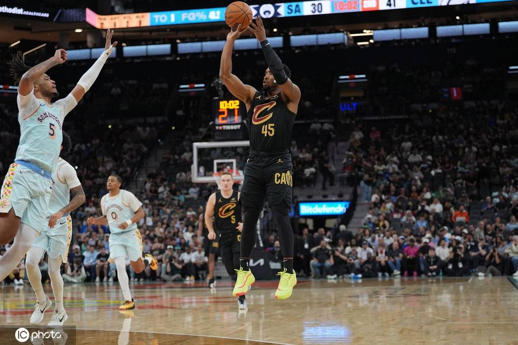 莫布利25+12巴恩斯23分&amp;失绝杀 骑士1分险胜马刺