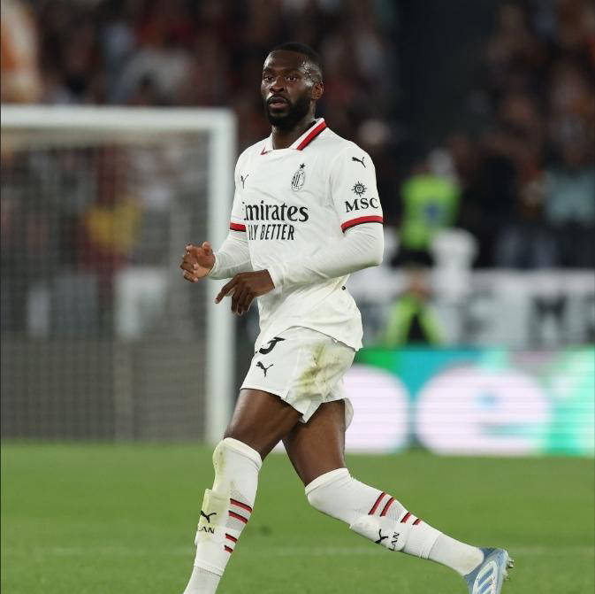 意甲收官在即，米兰仍存欧冠希望，却在客场不敌罗马