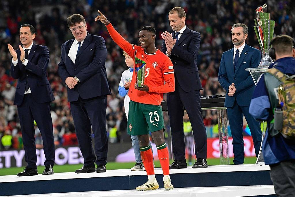 努诺 - 门德斯闪耀欧国联，力压亚马尔加冕世一左